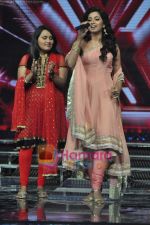 Shreya Ghoshal at X FaCTOR 12 finalists introduction in Filmcity on th June 2011 (13).JPG
